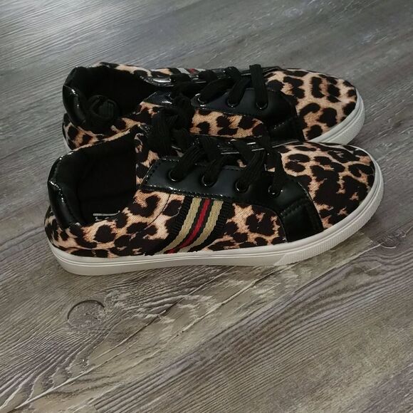 Olivia Miller Girl Leopard print lace up shoes - Picture 5 of 10